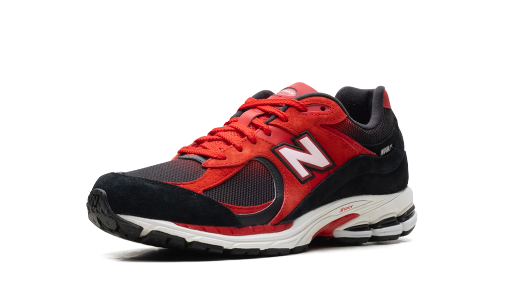 2002R "Black/True Red" U2002RZA