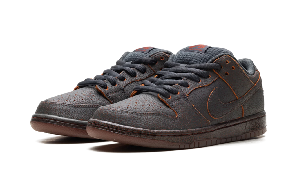 Dunk SB Low "Krampus" HV1668 001