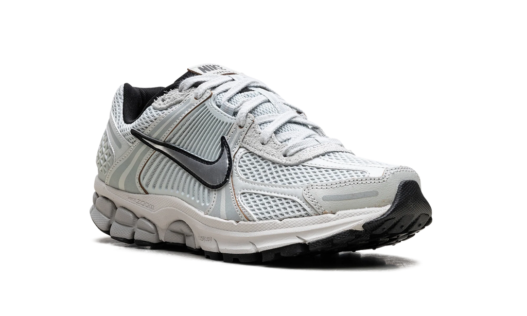Zoom Vomero 5 WMNS "Light Silver Chrome" FN6742 001
