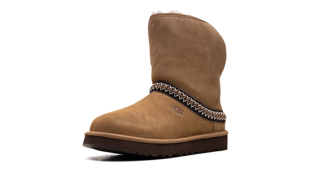 Classic Short Crescent Boot WMNS "Chestnut" 1161770 CHE