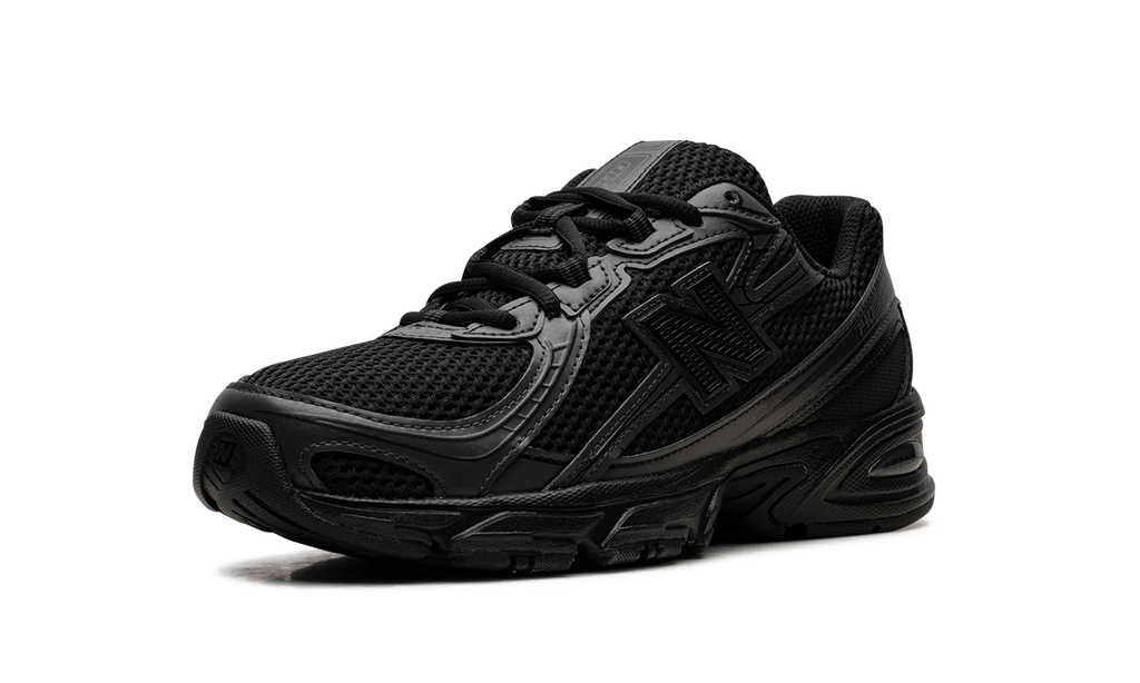 740 "Triple Black" U740BO2