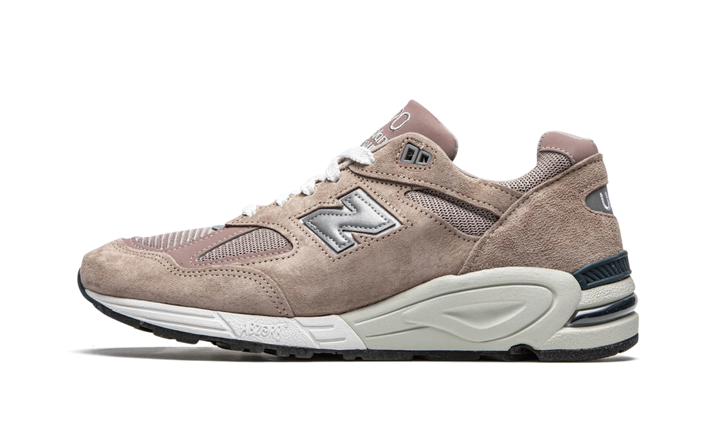 990v2 "Kith - Dusty Rose" M990K2