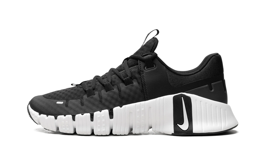 Free Metcon 5 "Black / White" DV3949 001