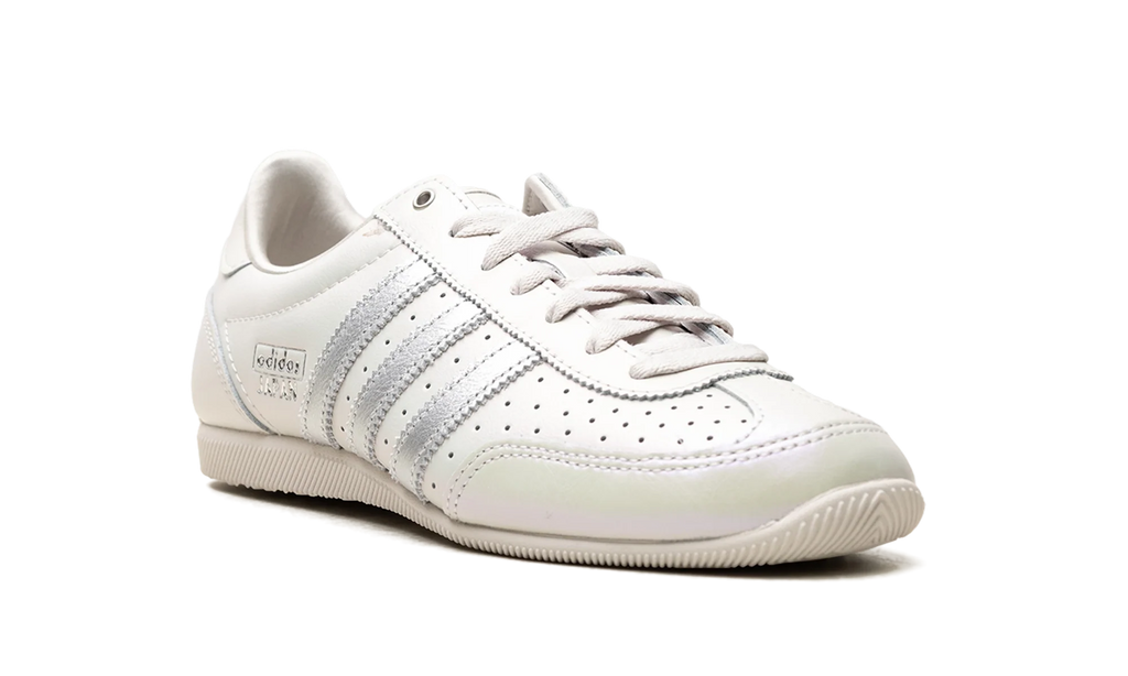 Japan WMNS "Grey One Chalk Pearl" IH1605