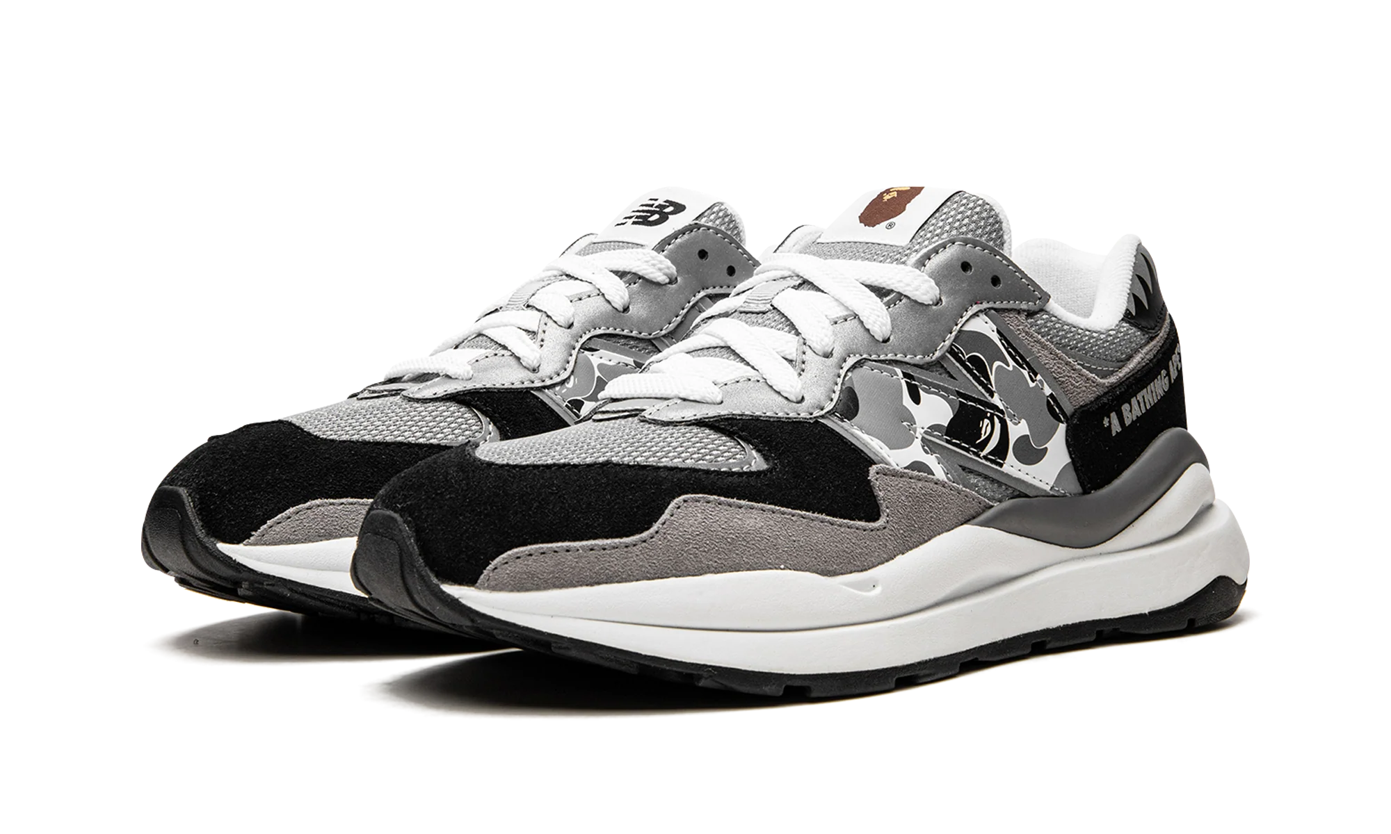 57/40 "Bape x New Balance" M5740BAP