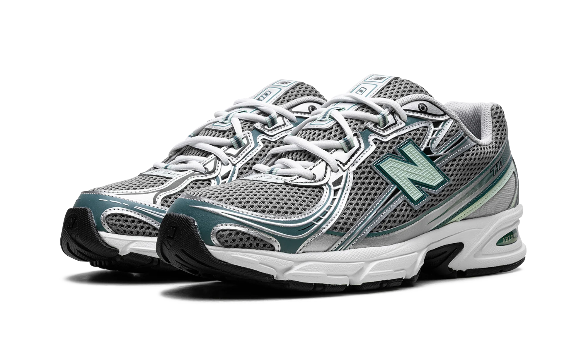 740v2 "Silver Metallic New Spruce" U740NC2