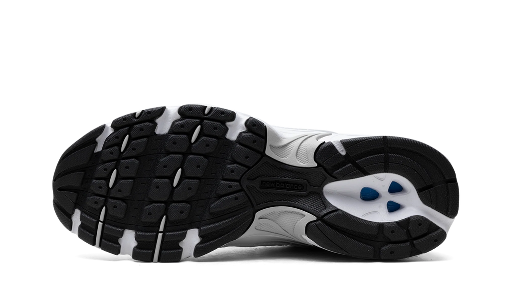530 "White / Silver" MR530EMA