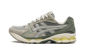 GEL KAYANO 14 "Olive Grey Pure Silver" 1201A161 301