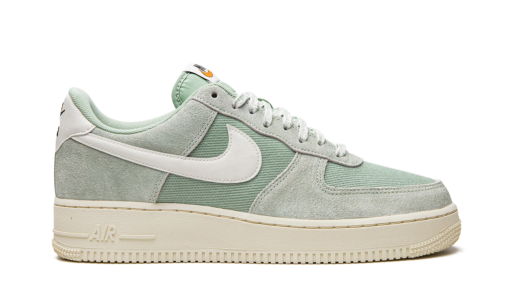 Air Force 1 "Certified Fresh" DO9801 300
