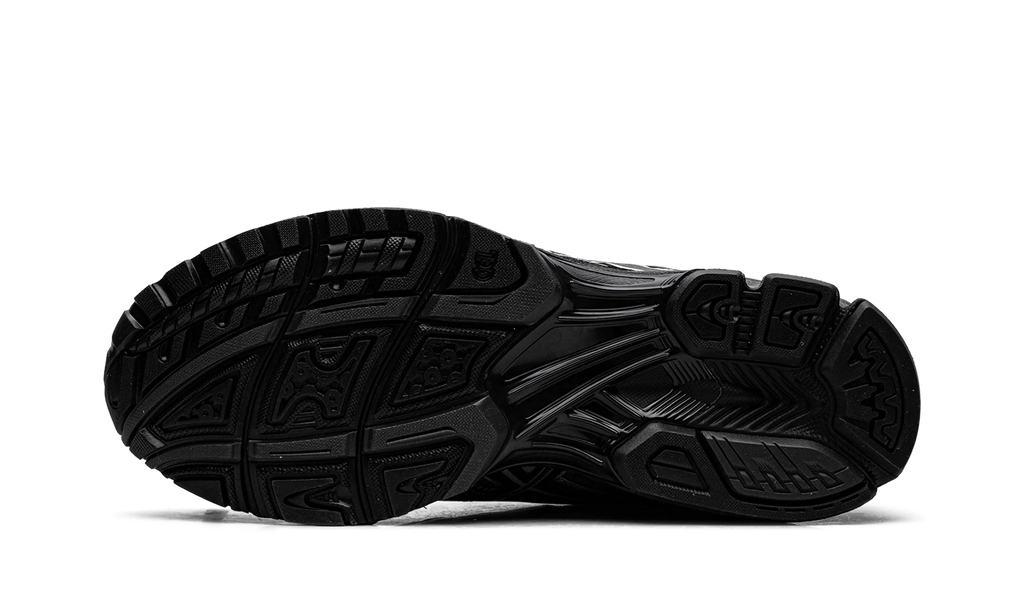 Gel-Nimbus 10.1 "Unaffected Silver Black" 1203A836 020