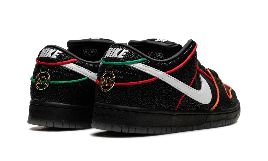 SB Dunk Low "Bronx Girls Skate" HV1664 001