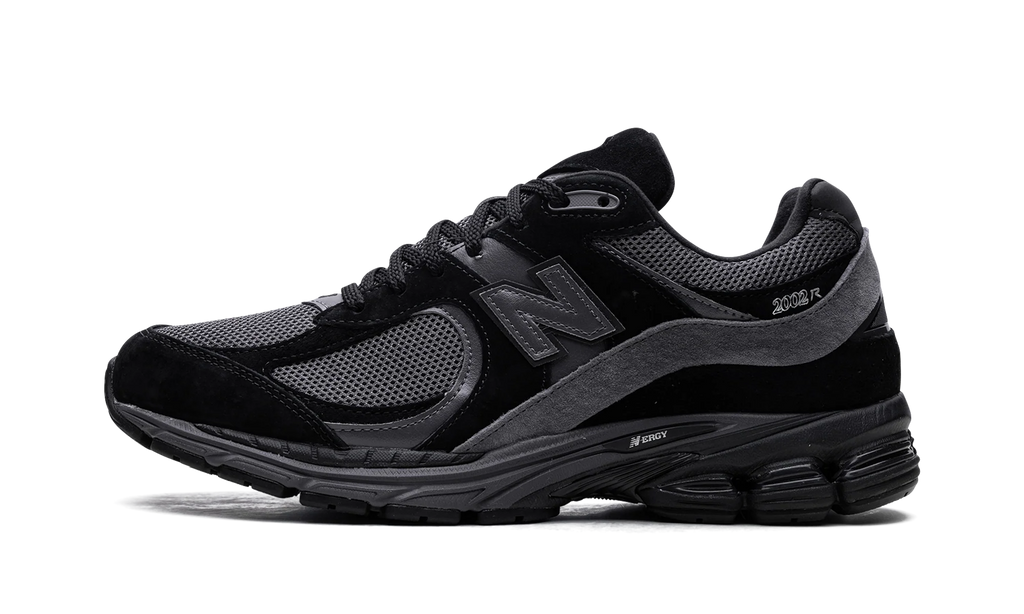 2002R "Black Magnet" M2002RBL
