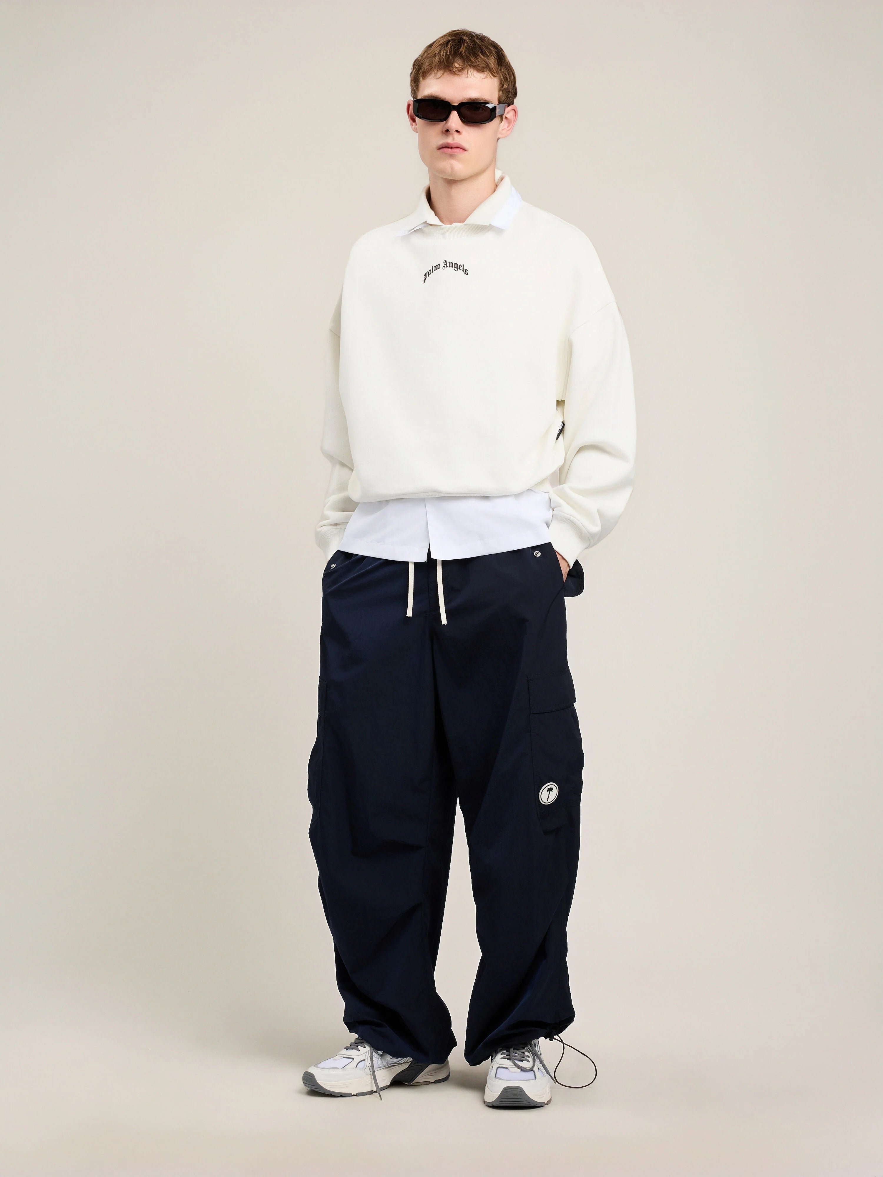 Back Curved Logo Loose Sweatshirt