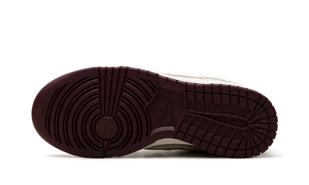 Nike Dunk Low WMNS "Valentine's Day" IQ1145 610