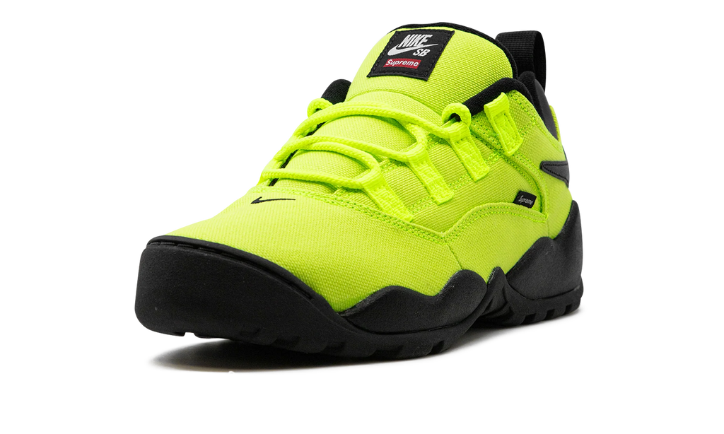 SB Darwin Low "Supreme - Volt" FQ3000 700