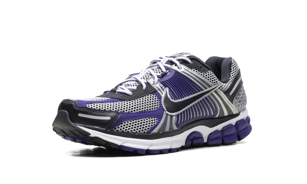 Vomero 5 "Metallic Silver / Court Purple" IM2220 095