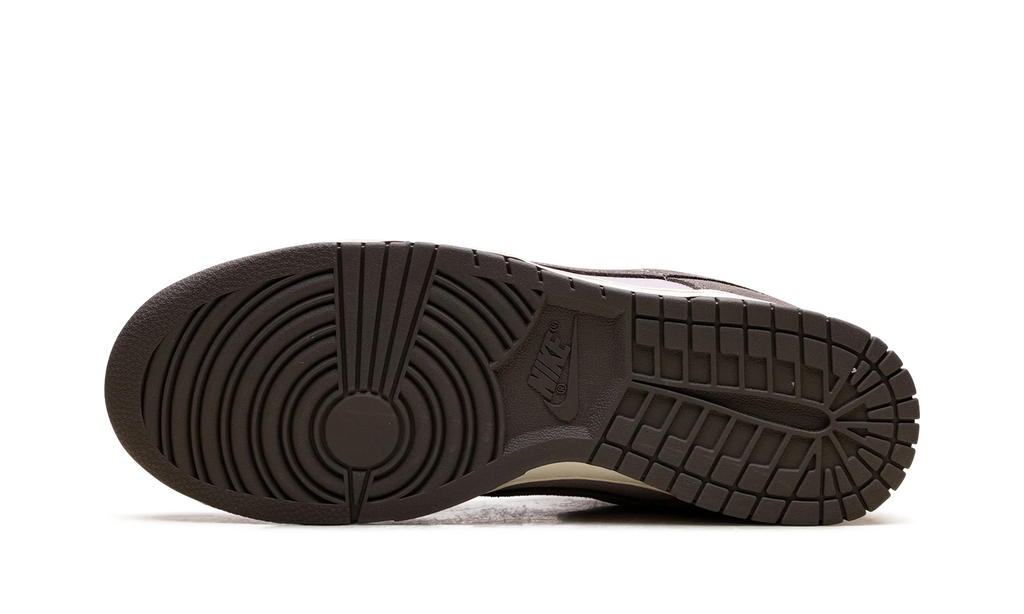 Dunk Low SE "Platinum Violet" FQ8249 001