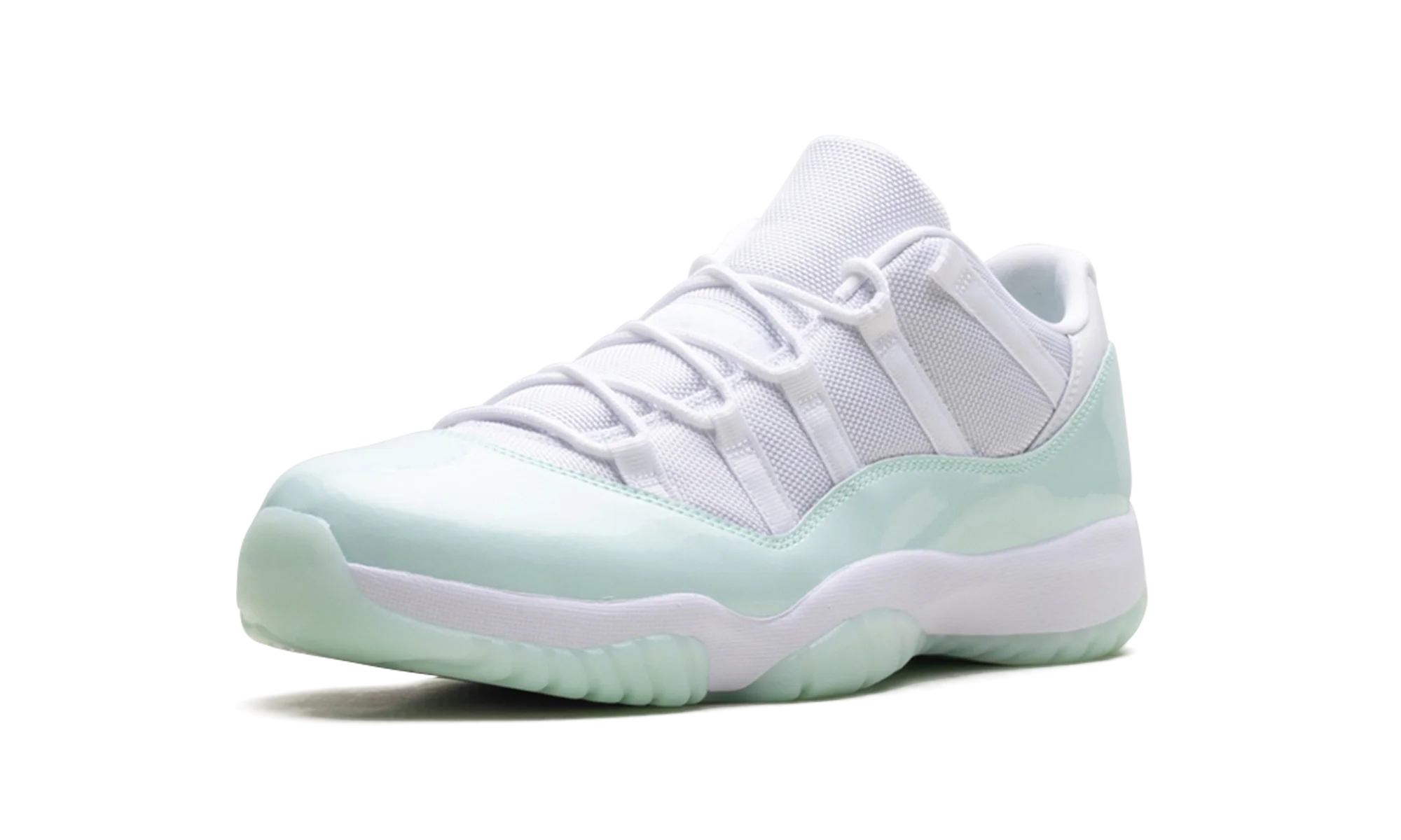 Air Jordan 11 Low WMNS "Igloo" AH7860 103