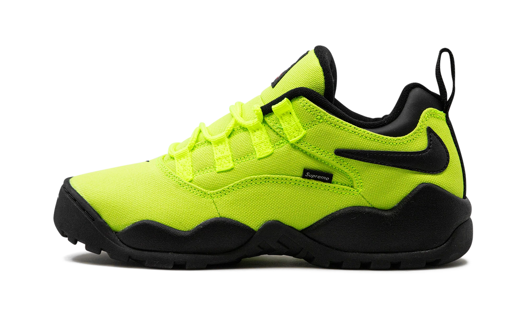 SB Darwin Low "Supreme - Volt" FQ3000 700