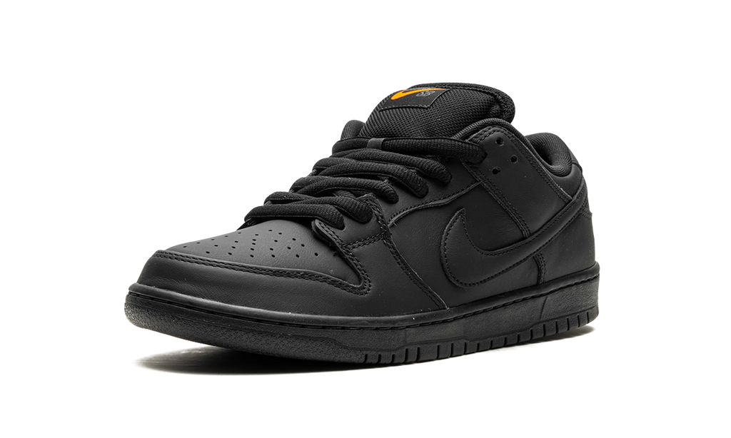 SB Dunk "Triple Black" FJ1674 001