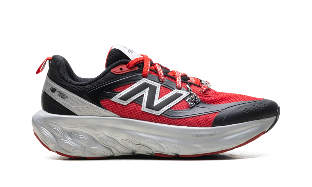 Fresh Foam Trainer "GANNI - Black Silver Metallic Red" UTRNGN