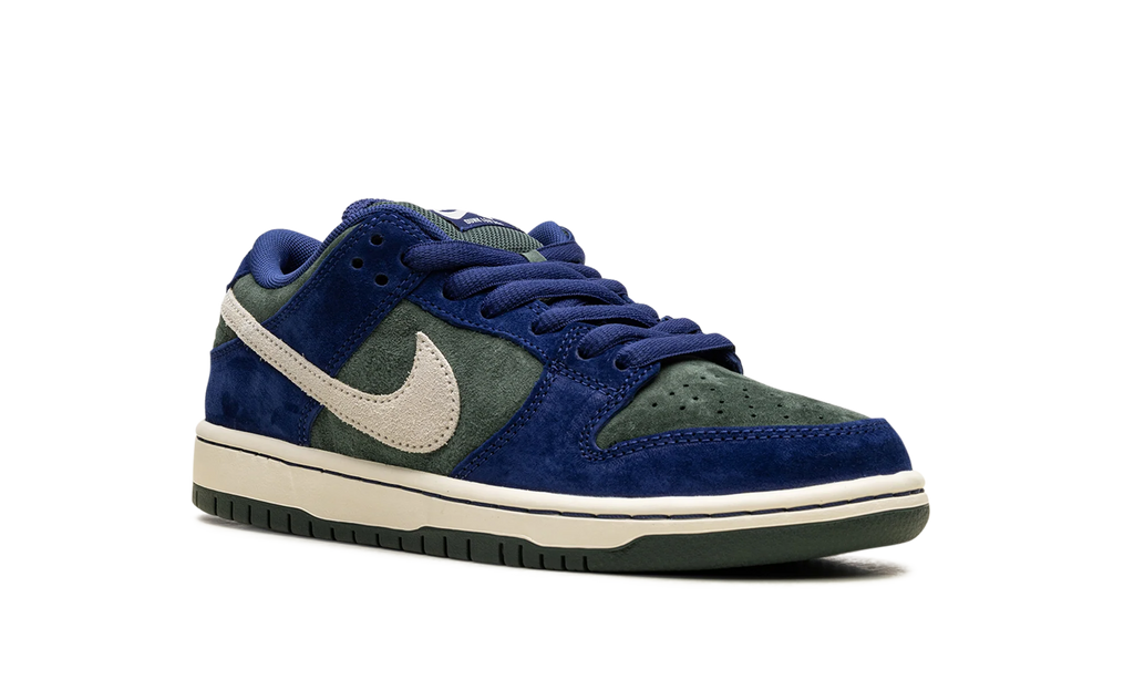 SB Dunk "Deep Royal Blue" HF3704 400