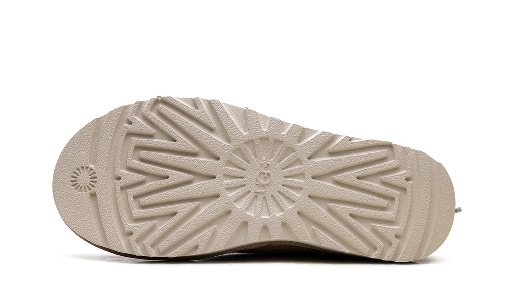 Classic Ultra Mini Biarritz Boot WMNS "Mustard Seed" 1171538 MDSD