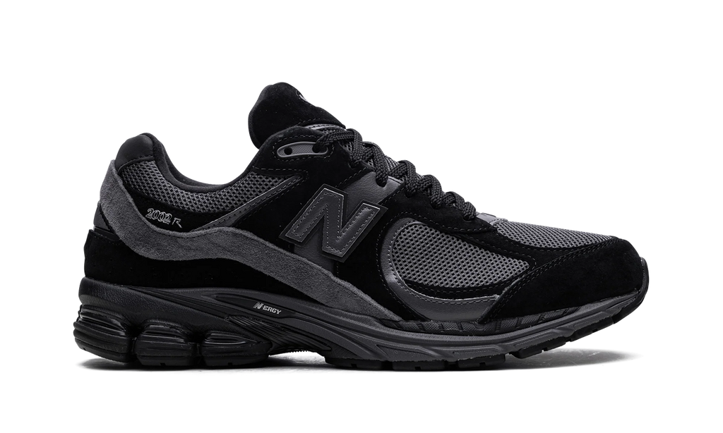 2002R "Black Magnet" M2002RBL