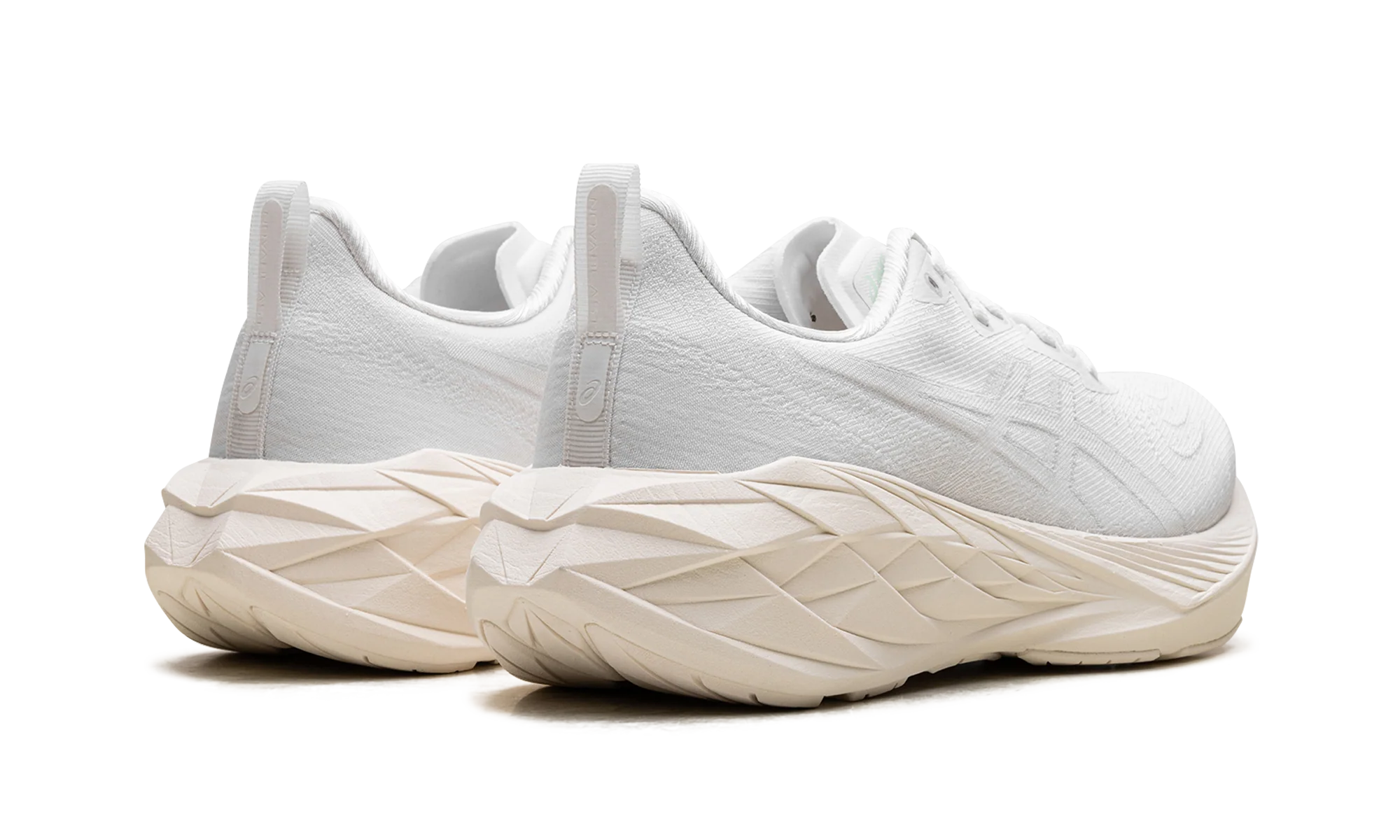 Novablast 4 "White / White" 1011B693 102