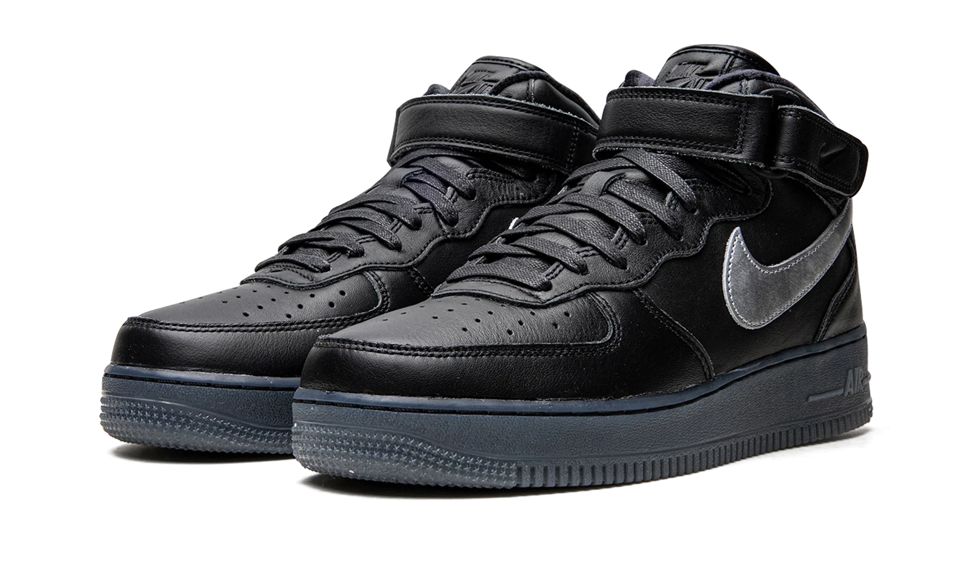 Air Force 1 Mid "Black / Metallic Silver" DX3061 001