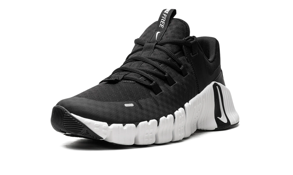 Free Metcon 5 "Black / White" DV3949 001