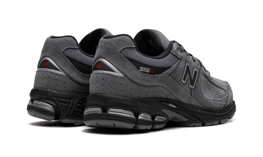 2002R "Castlerock / Black" M2002REH