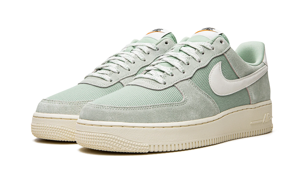 Air Force 1 "Certified Fresh" DO9801 300
