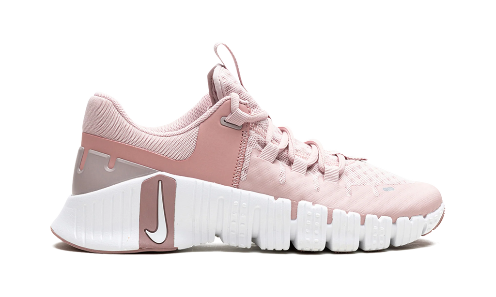WMNS Nike Free Metcon 5 "Pink Oxford" DV3950 600