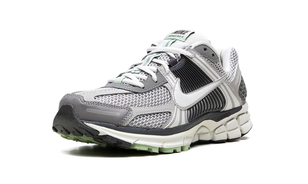 VOMERO 5 WMNS "Cobblestone" FB8825 001