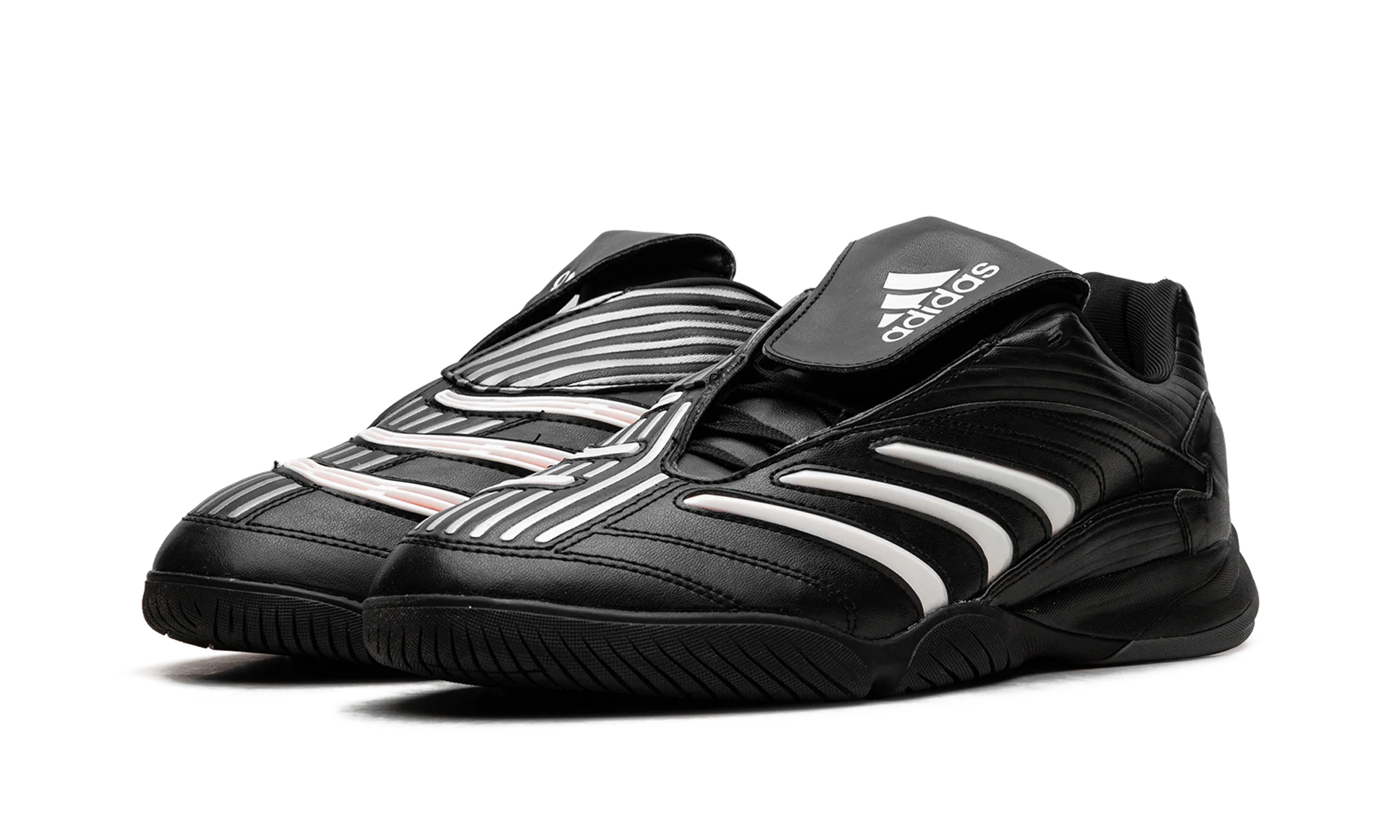 Predator Sala "Black Zero Metallic" JQ3916