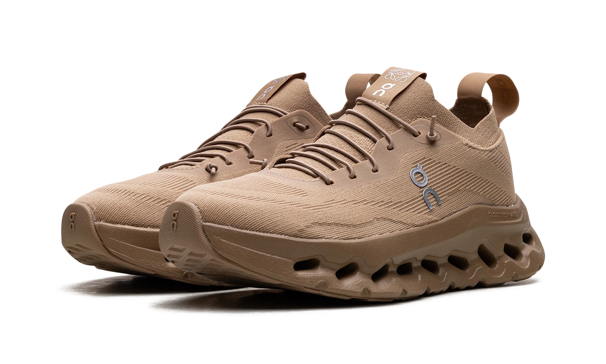 Cloudtilt WMNS "LOEWE Dark Sand" 3WD30313505