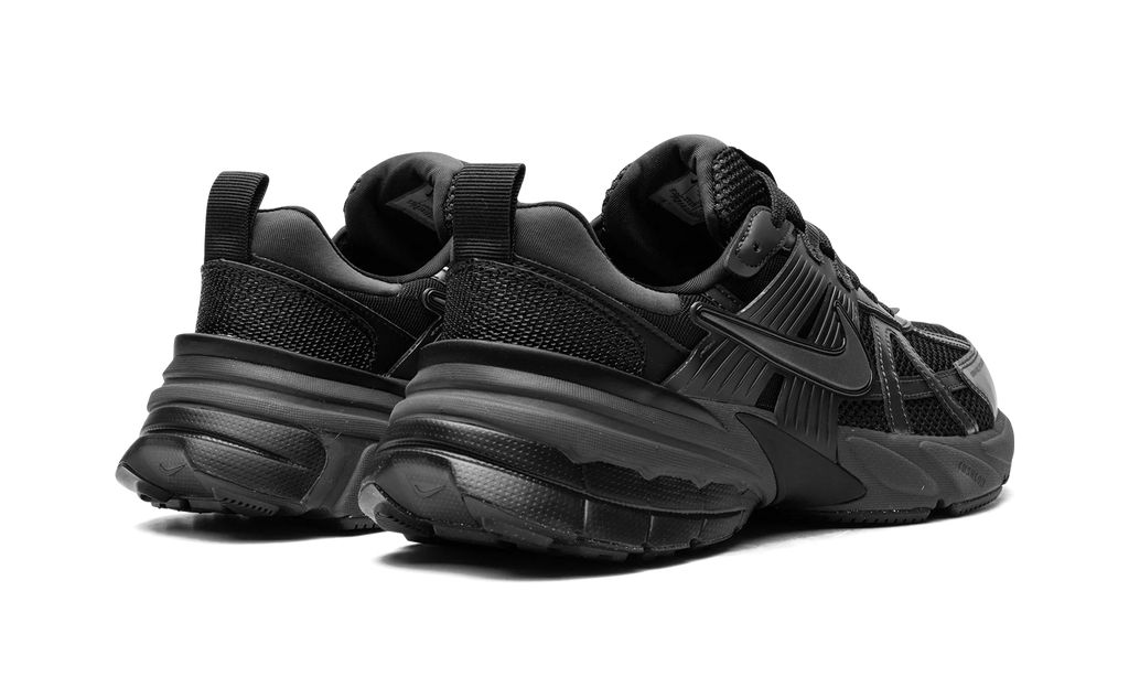 V2K Run "Black Dark Smoke Grey" HJ4497 001