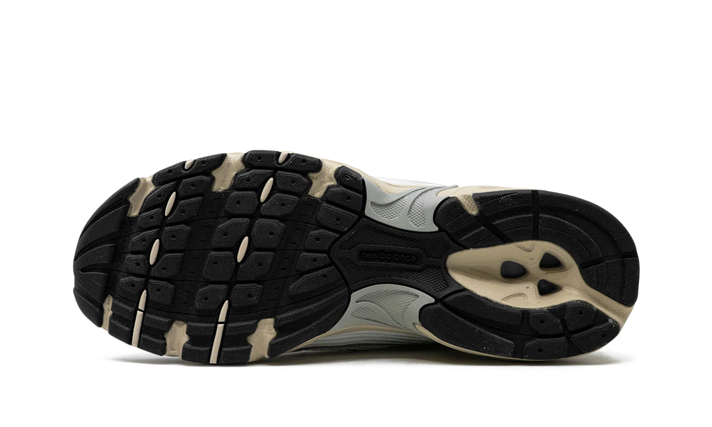 530 "White / Palm Leaf" MR530EC