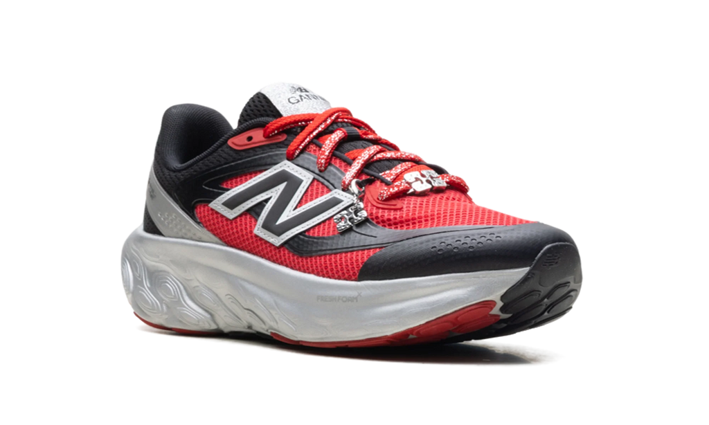 Fresh Foam Trainer "GANNI - Black Silver Metallic Red" UTRNGN