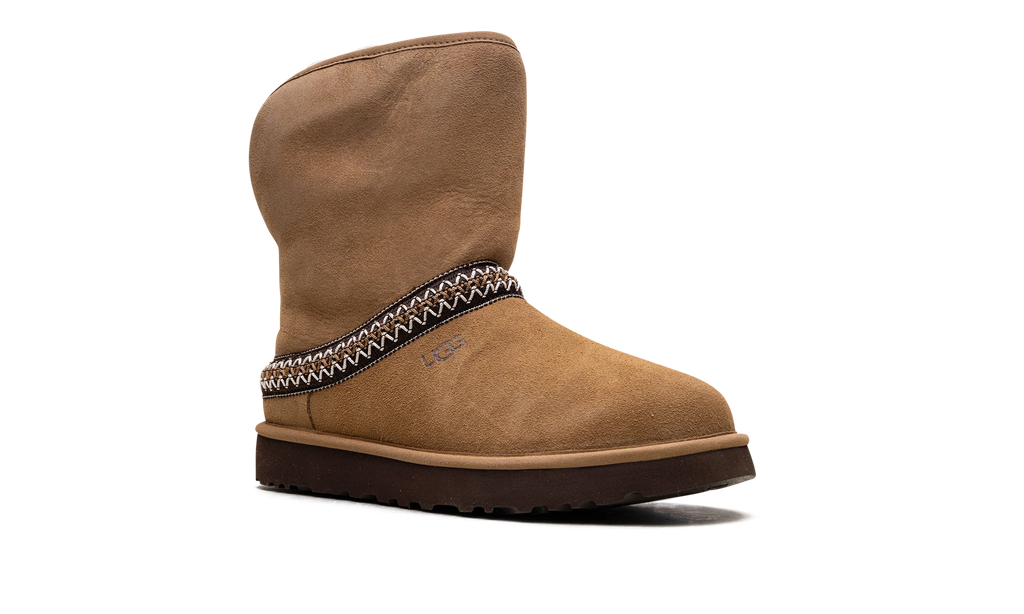 Classic Short Crescent Boot WMNS "Chestnut" 1161770 CHE