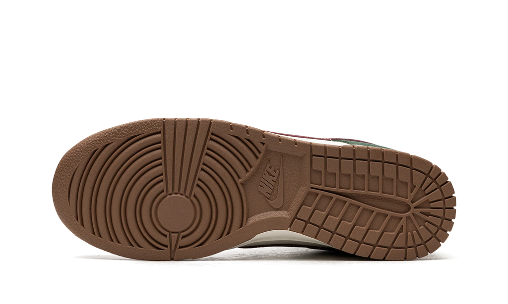 Dunk Low Retro "Gorge Green / Team Red" FB7160 161