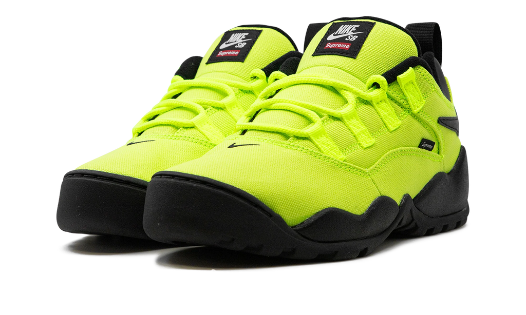 SB Darwin Low "Supreme - Volt" FQ3000 700
