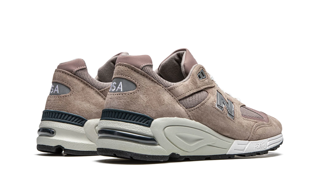 990v2 "Kith - Dusty Rose" M990K2