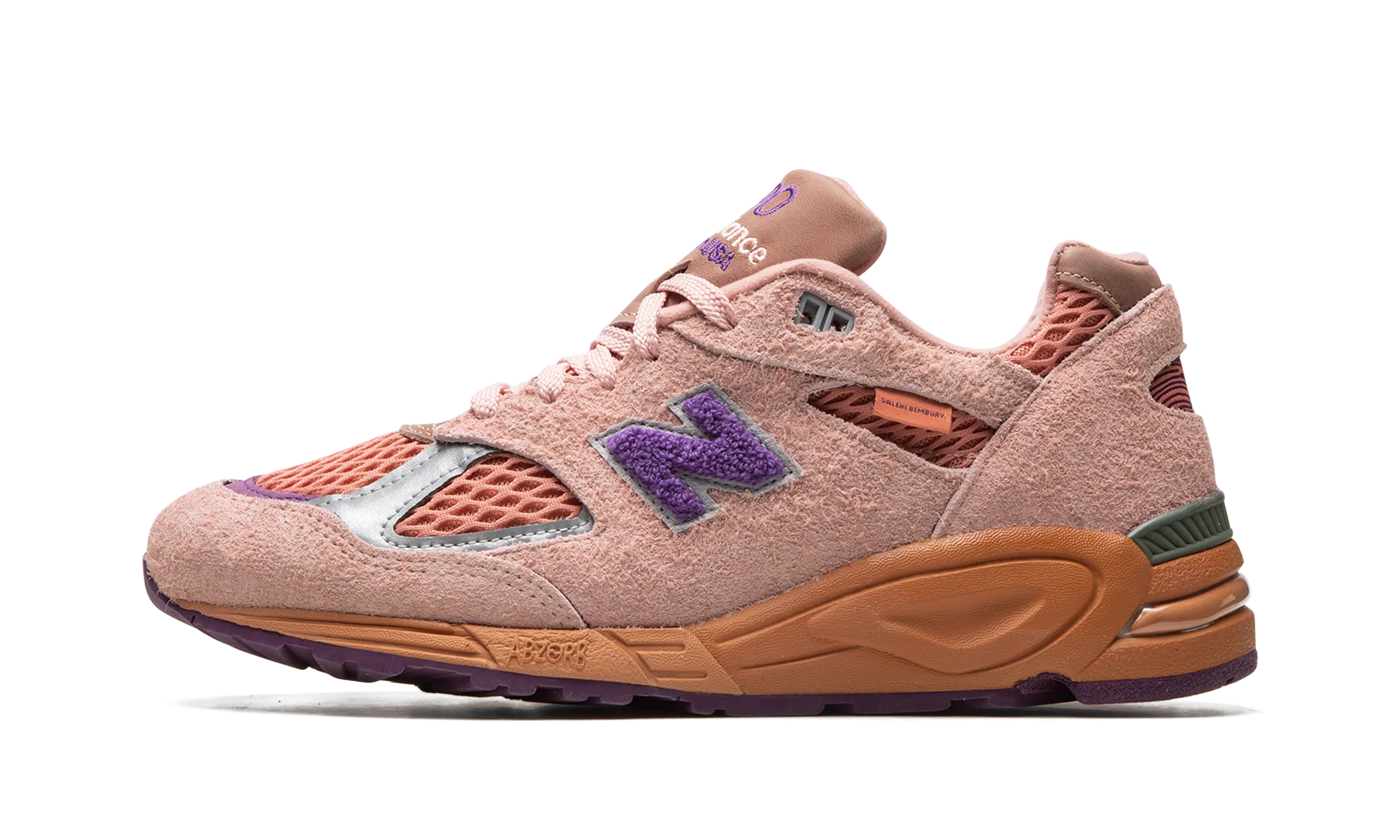 990 V2 "Salehe Bembury - Sand Be The Time" M990SB2