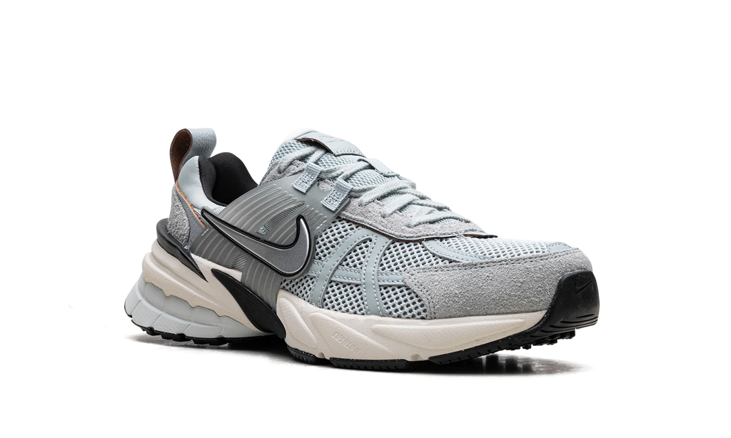 V2K Run WMNS "Light Pumic Black Chrome" FN6703 003