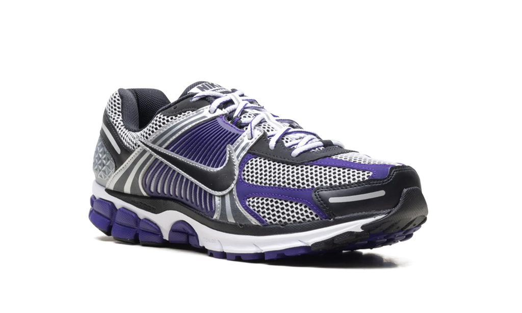 Vomero 5 "Metallic Silver / Court Purple" IM2220 095