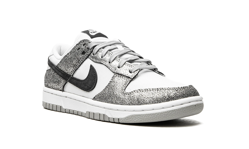 Dunk Low SE WMNS "Golden Gals" DO5882 001