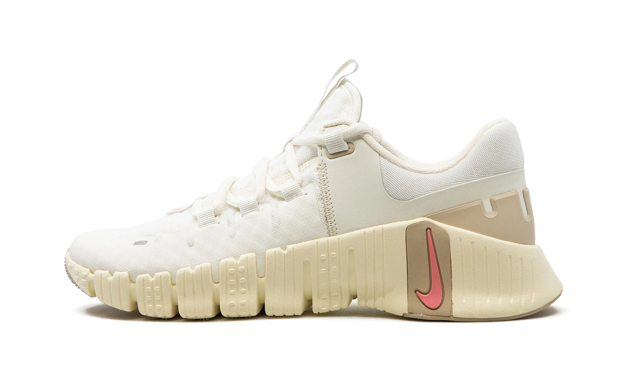 Free Metcon 5 WMNS "Sail Sanddrift" DV3950 100
