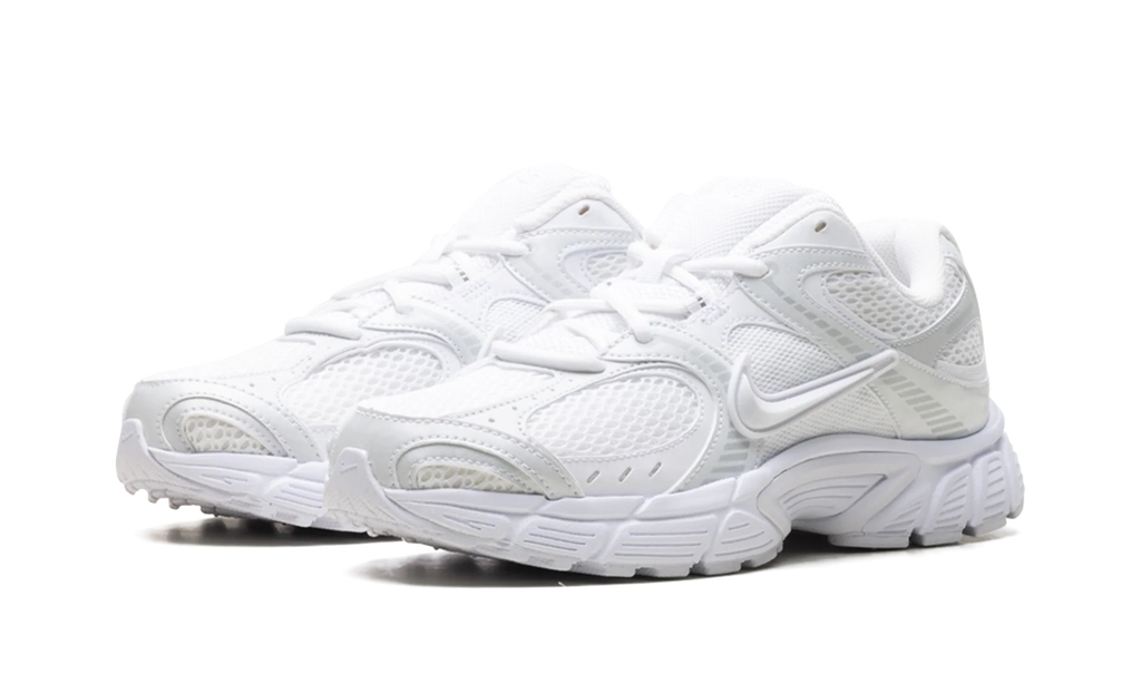 V5 RNR WMNS "White Black Metallic Silver" HQ7901 101